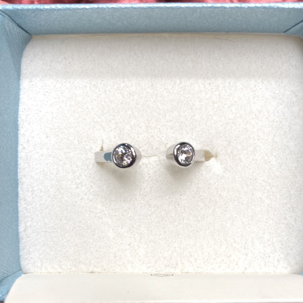 Touchstone Crystal Open Mind Ring Size 6